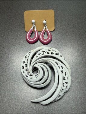 Vintage D’Orlan Enamel brooch and pierced earrings  #cz548